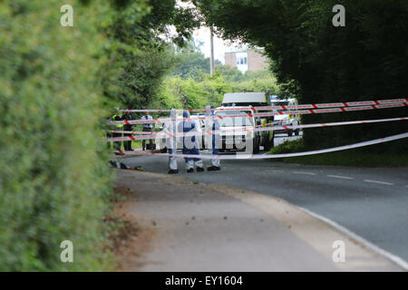 Photos de fichier : Havant, UK. 26 Juin, 2015. Photos d'une scène de Double Poignard en Havant Le dimanche 19 juillet 2015 : un sans-abri qui se trouvait face à son procès pour la tentative de meurtre de deux garçons a été trouvé mort dans sa cellule de prison. Richard Walsh, 43 ans, a été accusé d'avoir poignardé les deux enfants, âgés de 12 et 13, dans une rue de Havant, le mois dernier. Il a été placé en détention à la Prison de Belmarsh, dans le sud-est de Londres. Le personnel de la prison a constaté Walsh ne répond pas dans sa cellule ce matin. Le personnel et le personnel paramédical a lutté pour sauver sa vie mais il a été déclaré mort. Crédit : Jason Kay/Alamy Live News Banque D'Images