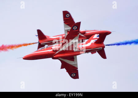 Des flèches rouges RAF BAe Hawk synchronisé maquette d'Au RIAT 2015, Fairford, UK. Crédit : Antony l'ortie/Alamy Live News Banque D'Images