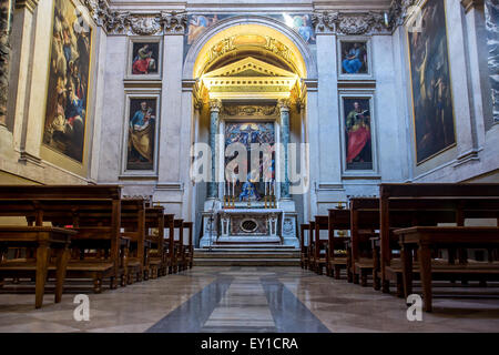 Intérieur de la Basilique Papale di Santa Maria Maggiore Banque D'Images