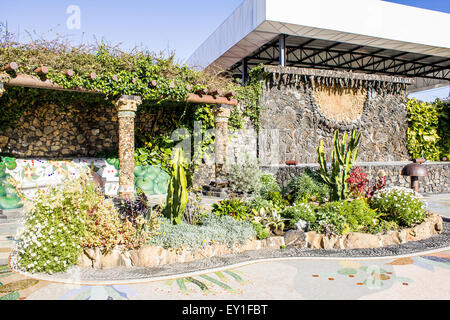 Le Parc de La Glorieta artistique à La Palma. La conception est fortement influencé par Gaudi combinée avec les plantes locales de l'île. Banque D'Images