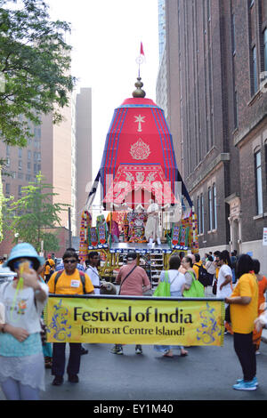Toronto, Canada. 18 juillet, 2015. TORONTO, ONTARIO/CANADA - 18 juillet : Le Seigneur Krishna le jour de 43e Festival annuel de l'Inde le 18 juillet 2015 à Toronto,Canada. Credit : NISARGMEDIA/Alamy Live News Banque D'Images