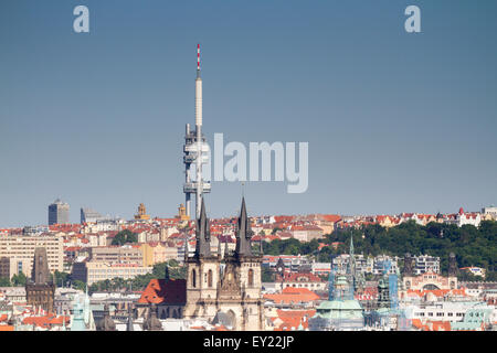 Tour de télévision de Prague, République Tchèque Banque D'Images