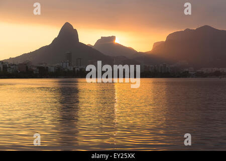 Lagoa Rodrigo de Freitas, au crépuscule, Rio de Janeiro, Brésil Banque D'Images