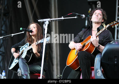 Marion Raven et Randy Fleurs ouvrant le pain de viande concert en UK Banque D'Images