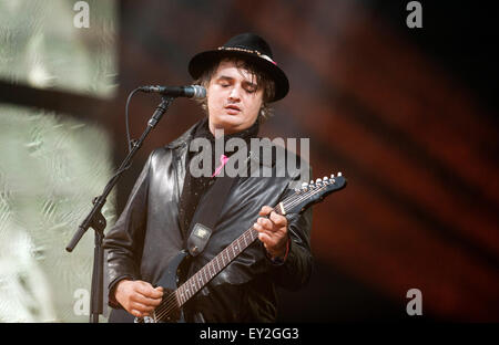 Pete Doherty de The Libertines se produit à la scène principale le jour deux du T In The Park Festival à Strathallan Château le Jul Banque D'Images