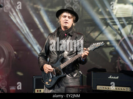 Pete Doherty de The Libertines se produit à la scène principale le jour deux du T In The Park Festival Banque D'Images