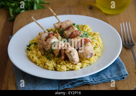 Les brochettes avec du riz Banque D'Images