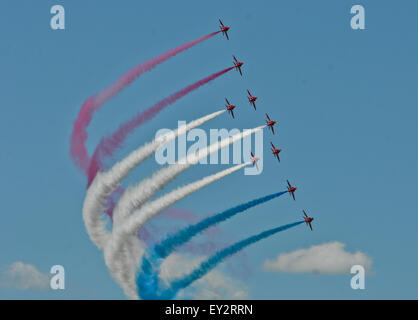 Fairford, Gloucestershire, Royaume-Uni. 19 juillet, 2015. L'équipe de la RAF, les flèches rouges au Royal International Air Tattoo à Fairford de la RAF, le 19 juillet 2015 dans le Gloucestershire, en Angleterre. Credit : Jules annan/Alamy Live News Banque D'Images