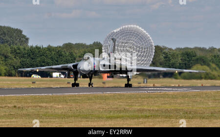 Fairford, Gloucestershire, Royaume-Uni. 19 juillet, 2015. Le XH558 Vulcan, l'affichage de l'air pour la dernière fois avant sa retraite à la Royal International Air Tattoo à Fairford de la RAF, le 19 juillet 2015 dans le Gloucestershire, en Angleterre. Credit : Jules annan/Alamy Live News Banque D'Images