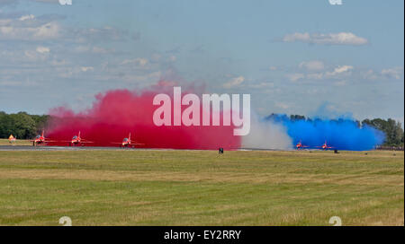 Fairford, Gloucestershire, Royaume-Uni. 19 juillet, 2015. L'équipe de la RAF, les flèches rouges au Royal International Air Tattoo à Fairford de la RAF, le 19 juillet 2015 dans le Gloucestershire, en Angleterre. Credit : Jules annan/Alamy Live News Banque D'Images