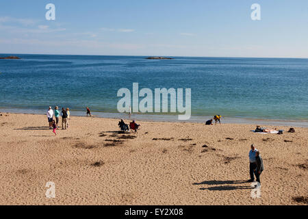Plage de sable avec des gens sur la rive, l'Acadia National Park, Maine, États-Unis d'Amérique Banque D'Images