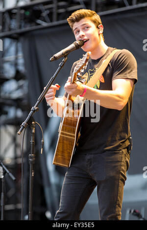 Chicago, Illinois, USA. 19 juillet, 2015. Singer SHAWN MENDES effectue vivre à Soldier Field, à Chicago, Illinois © Daniel DeSlover/ZUMA/Alamy Fil Live News Banque D'Images