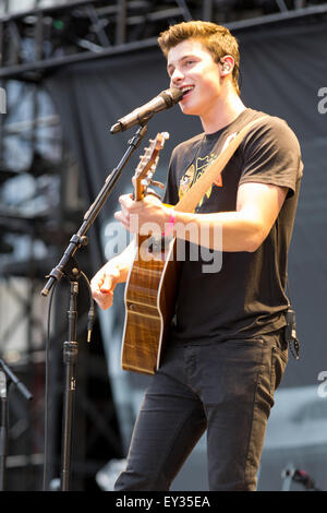 Chicago, Illinois, USA. 19 juillet, 2015. Singer SHAWN MENDES effectue vivre à Soldier Field, à Chicago, Illinois © Daniel DeSlover/ZUMA/Alamy Fil Live News Banque D'Images