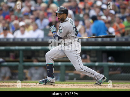 Detroit, Michigan, USA. 20 juillet, 2015. Mariners de Seattle le deuxième but Robinson Cano (22) au bâton au cours de l'action jeu MLB entre les Mariners de Seattle et les Tigers de Detroit à Comerica Park à Detroit, Michigan. Les Tigres défait les Mariners 5-4. John Mersits/CSM/Alamy Live News Banque D'Images