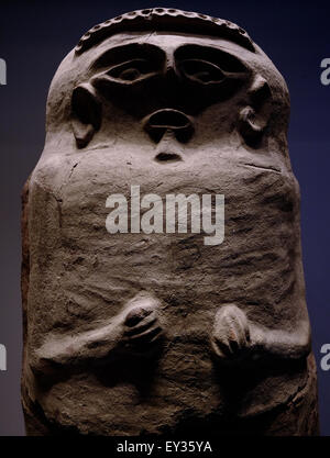 Sarcophage en forme humaine 13th siècle avant JC trouvé dans la côte de la bande de Gaza de Deir El Balah exposé à l'aile Archéologique du Musée d'Israël à Jérusalem-Ouest Israël Banque D'Images