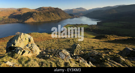 Lumière du soir sur Gowbarrow Fell est tombé. Ullswater et le lieu est tombé de Gowbarrow Fell, soirée de printemps Banque D'Images