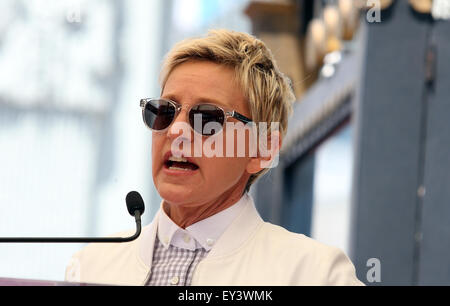 Melissa McCarthy reçoit une étoile sur le Hollywood Walk of Fame avec : Ellen DeGeneres Où : Hollywood, California, United States Quand : 19 mai 2015 Banque D'Images