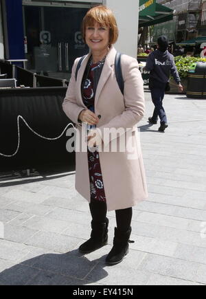 Tessa Jowell MP du travail à l'échelle mondiale dans les bureaux de Radio Leicester Square comprend : Tessa Jowell Où : London, Royaume-Uni Quand : 19 mai 2015 Banque D'Images