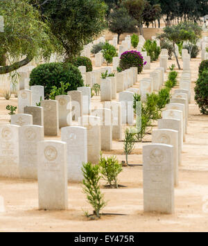 Rangées de tombes, alliés seconde guerre mondiale mémorial, El Alamein, en Égypte Banque D'Images