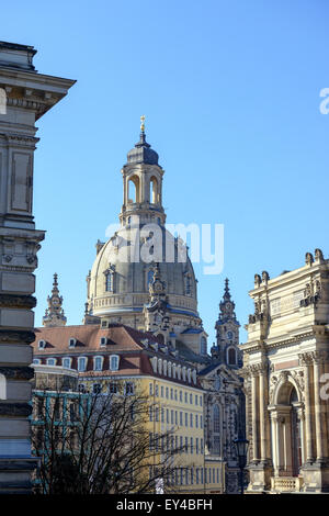 Voir par Georg Treu vers carrés de Frauenkirche Terrasse Bruhl vers l'Académie des beaux-arts, Coselpalais et Frauenkirch Banque D'Images