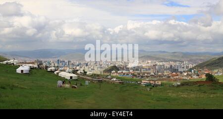 Vue sur le Ullaanbaator à partir de la colline la plus proche,la Mongolie Banque D'Images