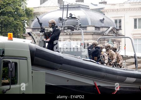 Bruxelles, Belgique. 21 juillet, 2015. Forces spéciales participent à la Journée nationale de parade militaire à Bruxelles, Belgique, le 21 juillet 2015. Credit : Wang Xiaojun/Xinhua/Alamy Live News Banque D'Images