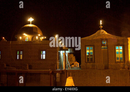 Axum, Ethiopie. Le 13 juillet, 2015. L'ancienne chapelle (R) de l'église de Notre Dame de Sion en Marie Axum, Ethiopie, 13 juillet 2015. Il est dit à house l'arche de l'Alliance, le coffre contenant le comprimé avec les Dix Commandements. Le bâtiment, avec sa coupole d'or est la nouvelle chapelle où la poitrine sera déplacé à au cours des prochaines semaines ou mois. Photo : Foto : Carola Frentzen/dpa/Alamy Live News Banque D'Images