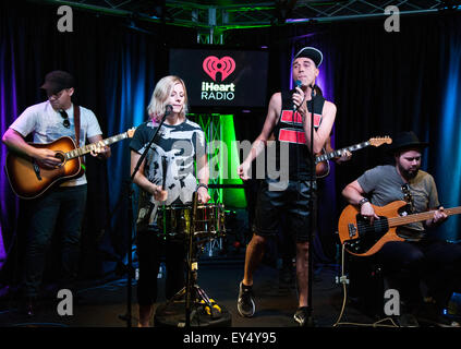 Bala Cynwyd, Pennsylvania, USA. 21 juillet, 2015. Rock alternatif américain Neon Trees effectuer à Radio 145,5 millions aujourd''s Performance Theatre le 21 juillet 2015 à Bala Cynwyd, Pennsylvania, United States. Crédit : Paul Froggatt/Alamy Live News Banque D'Images