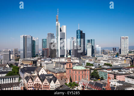 Römer, bâtiment ou de la Paulskirche Eglise Saint-Paul et le quartier financier, vue depuis la tour de la Cathédrale, Frankfurt am Main Banque D'Images