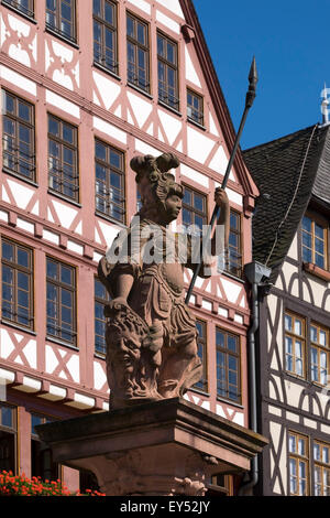 Minerva, Fontaine de la Place Römerberg, centre historique, Frankfurt am Main, Hesse, Allemagne Banque D'Images