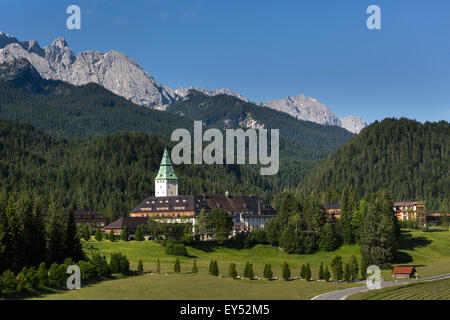 Schloss Elmau Castle Hotel, du Wetterstein, Klais, Krün, Werdenfelser Land, Upper Bavaria, Bavaria, Germany Banque D'Images