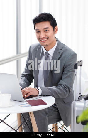 Portrait of businessman sur trip Banque D'Images