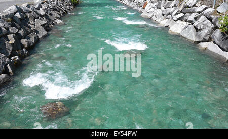 River et de l'eau Débit d'Engelberg, Suisse Banque D'Images