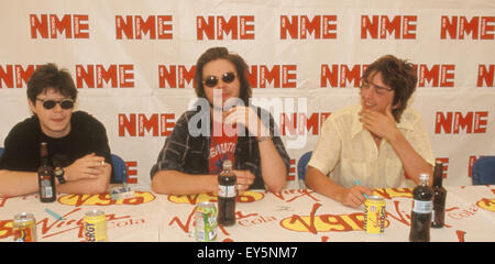 Groupe de rock anglais SUPERGRASS en 1996. De gauche : Mick Quinn, Danny Goffey, Gaz Coombes Banque D'Images