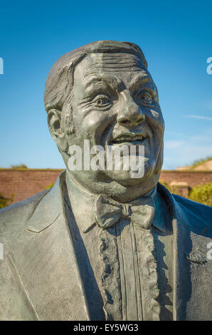 Statue de Français Les Dawson dans Lytham St Anne's town Banque D'Images