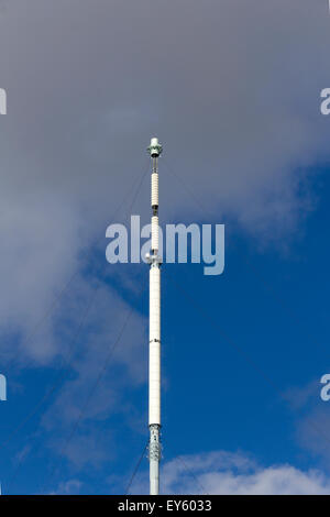 Partie supérieure de la colline d'hiver émetteur de télévision mât, près de Bolton, Lancashire. Banque D'Images