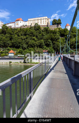 Pont sur le Danube, forteresse Veste Oberhaus, Passau, Basse-Bavière, Allemagne Banque D'Images