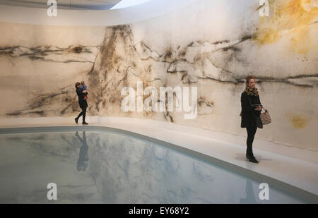 Une installation artistique par Cai Guo-Qiang, à la Whitworth Art Gallery, Manchester, Angleterre, RU Banque D'Images