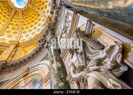 Dome et chapelle San Girolamo statue par Gian Lorenzo Bernini dans la Cathédrale Santa Maria Assunta à Sienne Banque D'Images