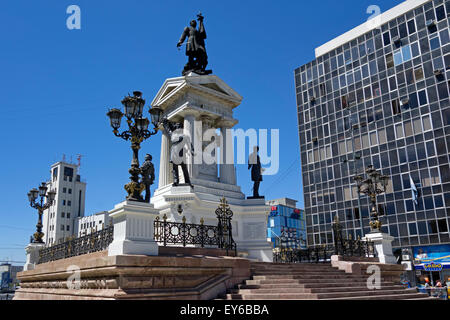 Monument aux héros de Iquique. La place Sotomayor. Valparaiso. Chili Banque D'Images