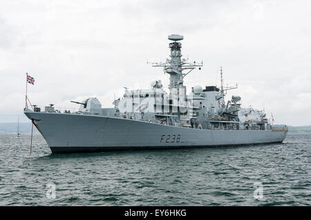 Belfast, Irlande du Nord. 5 jul 2015 - HMS Northumberland, une frégate Type 23 de la Royal Navy, ancrée en mer Banque D'Images