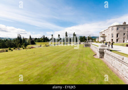 Les pelouses avant at Powerscourt, Irlande Banque D'Images