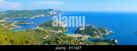Vue panoramique à Paleokastrica gorgeus bay à Corfou Grèce Banque D'Images