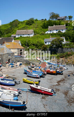 Le minuscule village de pêcheurs cornouaillais de Cadgwith, Péninsule du Lézard, Cornwall, England, UK Banque D'Images