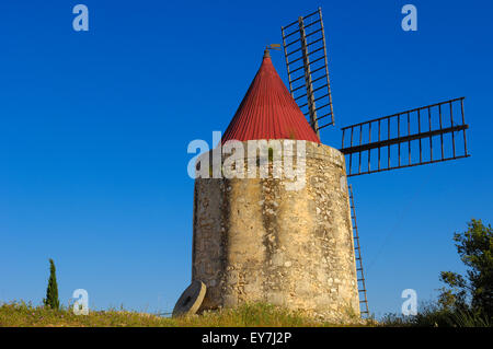 Alphonse Daudet"s moulin à vent. Près d'Arles, Bouches-du-Rhône, Fontvieille. Provence. La France. Banque D'Images