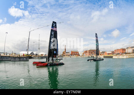 Portsmouth, Royaume-Uni. 23 juillet, 2015. Le Louis Vuitton America's Cup World Series Portsmouth. Oracle dans le domaine technique, amarré Crédit : Rob Wilkinson/ Alamy Live News Banque D'Images