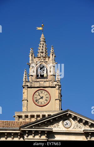 France, Provence, Avignon, tour de l'horloge de l'hôtel de ville Banque D'Images