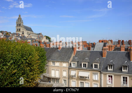 France, Vallée de la Loire, Blois, maisons et cathédrale Banque D'Images