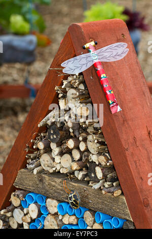 Tatton Park, Knutsford, Cheshire, Royaume-Uni. Maison  Bug La première journée ouverte au public à la 17e édition de Tatton Park Flower Show à Knutsford, Cheshire. Credit : Cernan Elias/Alamy Live News Banque D'Images