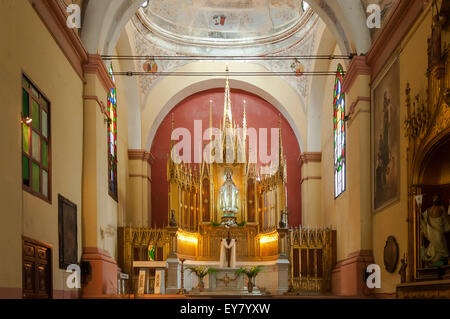 Autel de l'Iglesia de Nuestra Señora de la Merced, Camaguey, Cuba Banque D'Images